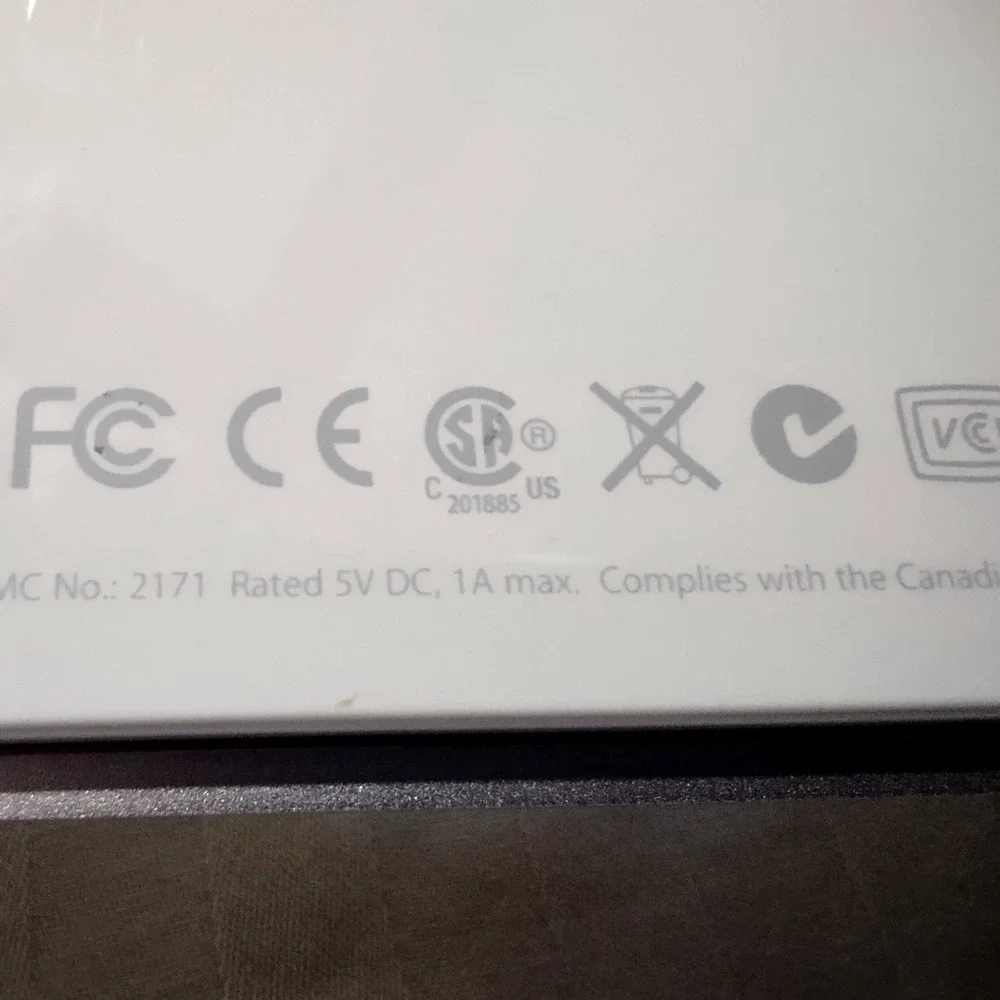 Apple A1243 Wired Keyboard Full Size Aluminum USB Cable‎ Numeric Keypad